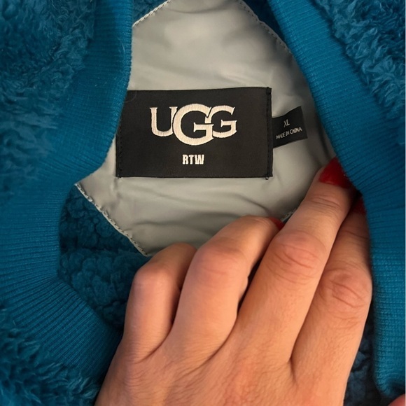 BLUE Sherpa UGG Pullover Crewneck Sweatshirt, XL with zipper pocket - Picture 3 of 5
